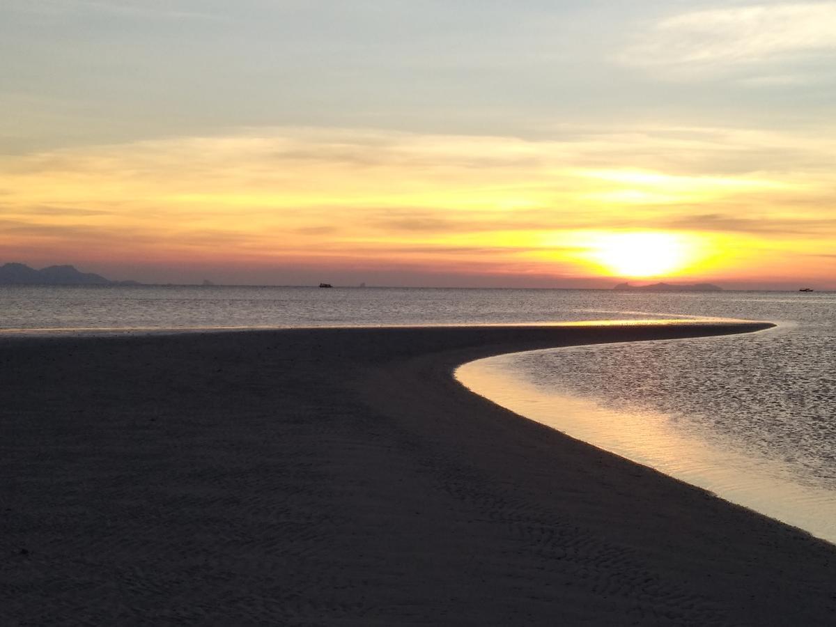 Right On The Beach House Villa Taling Ngam Beach Buitenkant foto